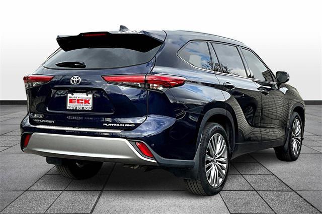 used 2021 Toyota Highlander car, priced at $38,310