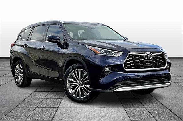 used 2021 Toyota Highlander car, priced at $38,310