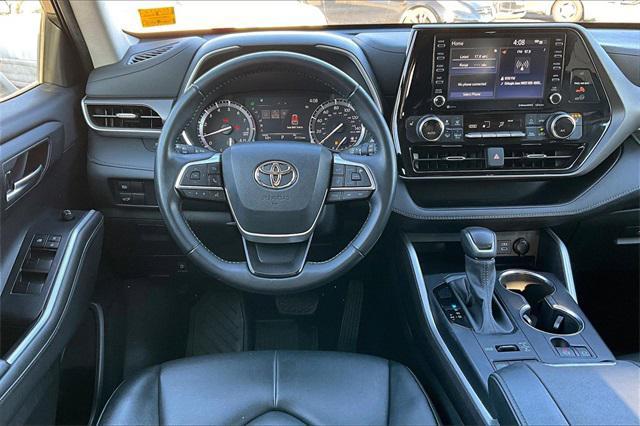 used 2022 Toyota Highlander car, priced at $37,457