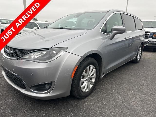 used 2019 Chrysler Pacifica car, priced at $19,565