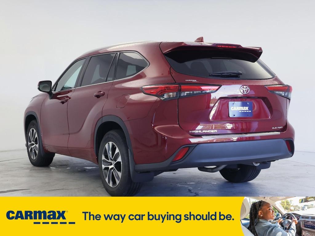 used 2022 Toyota Highlander car, priced at $39,998