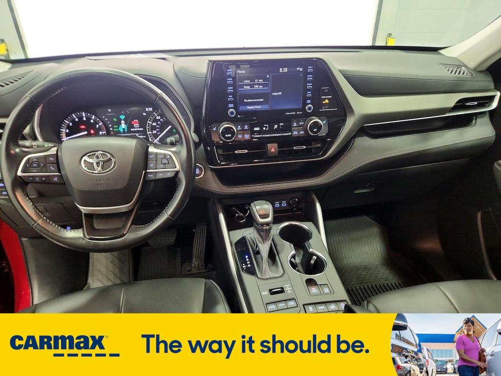 used 2022 Toyota Highlander car, priced at $39,998