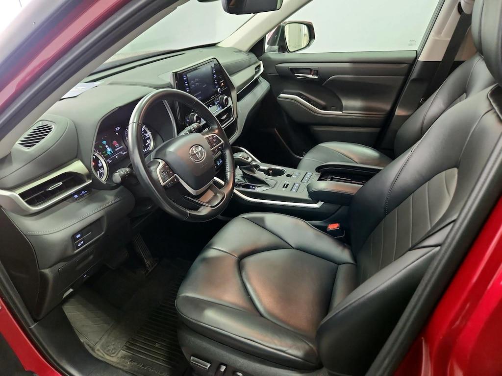 used 2022 Toyota Highlander car, priced at $39,998
