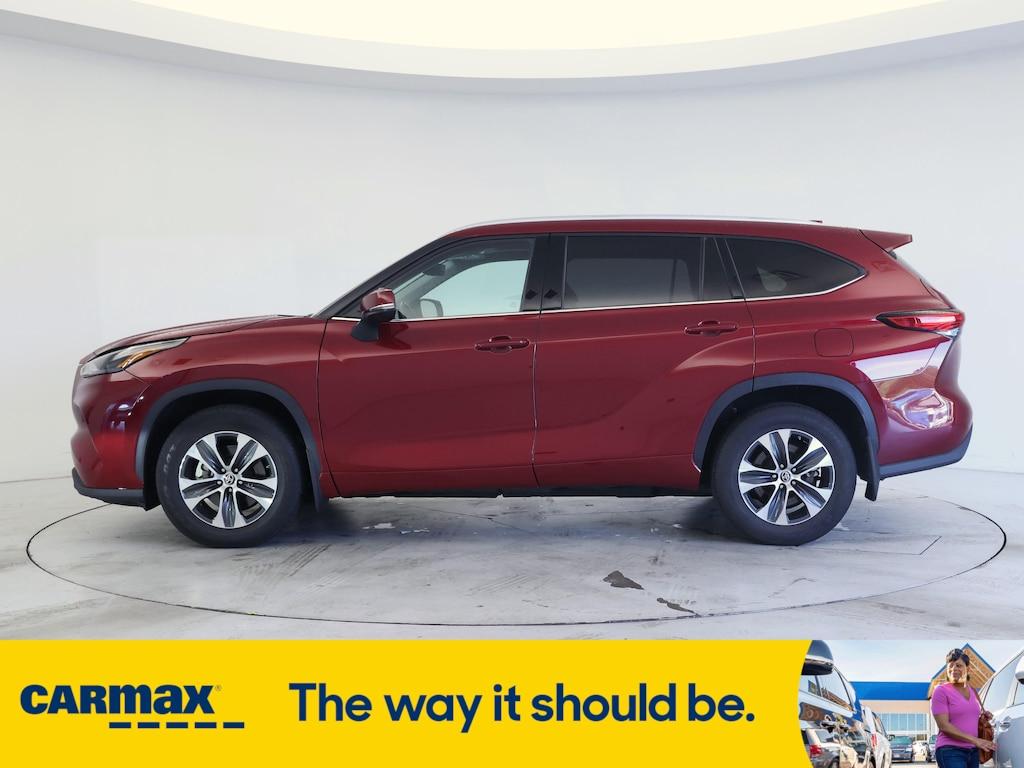 used 2022 Toyota Highlander car, priced at $39,998