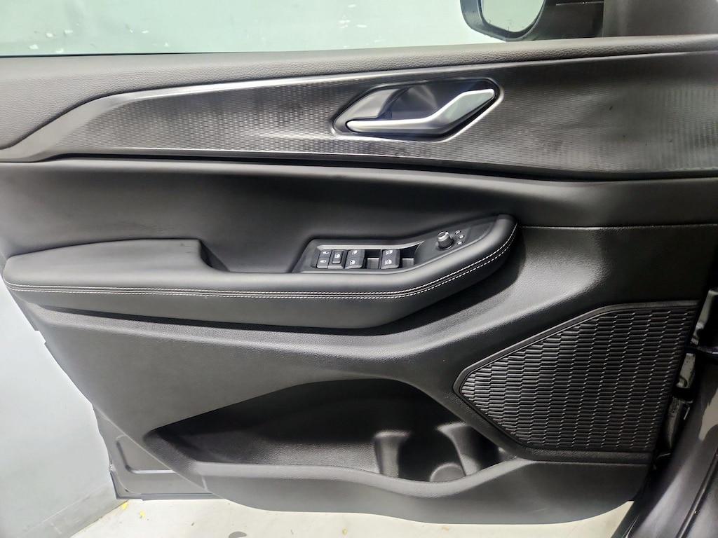 used 2025 Jeep Grand Cherokee L car, priced at $38,998