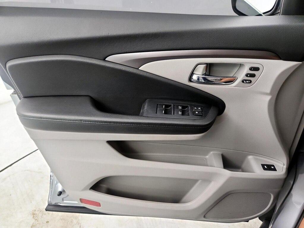 used 2022 Honda Pilot car, priced at $34,998