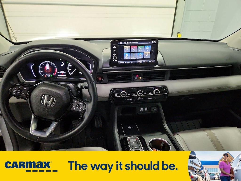 used 2023 Honda Pilot car, priced at $42,998