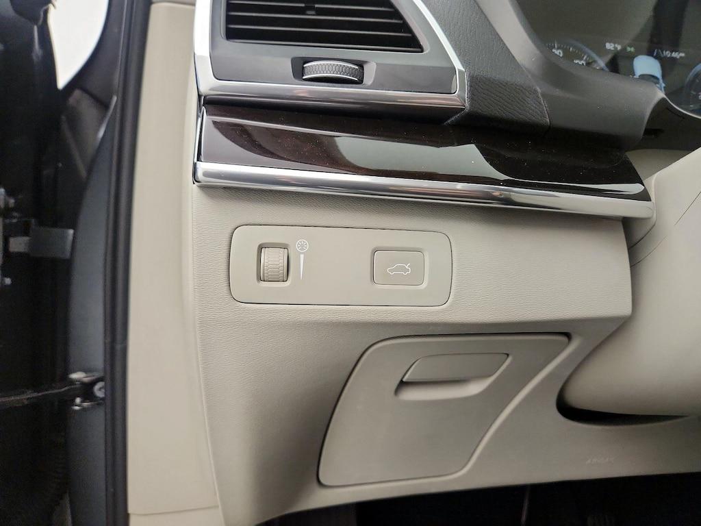 used 2019 Volvo XC90 car, priced at $31,998