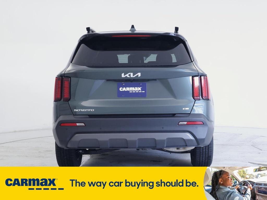 used 2023 Kia Sorento car, priced at $33,998
