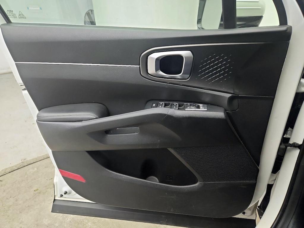 used 2022 Kia Sorento Hybrid car, priced at $28,998