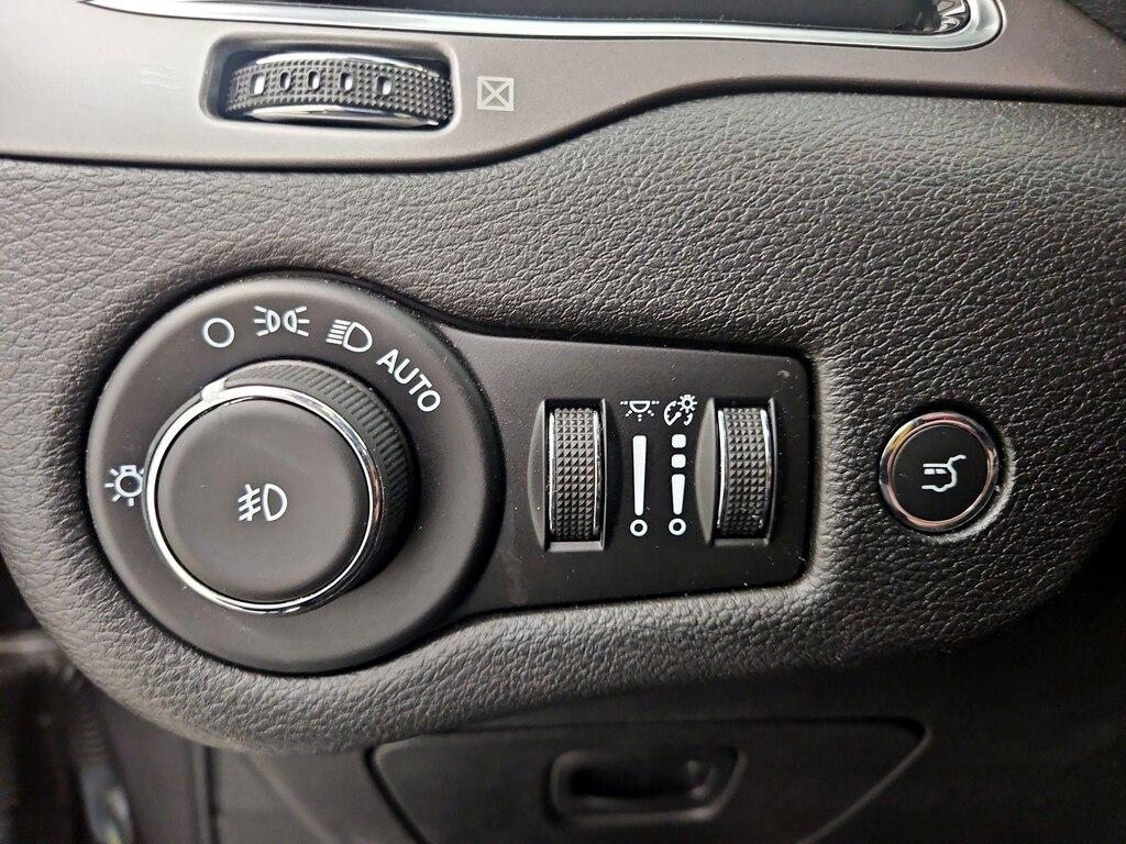 used 2021 Jeep Cherokee car, priced at $24,998