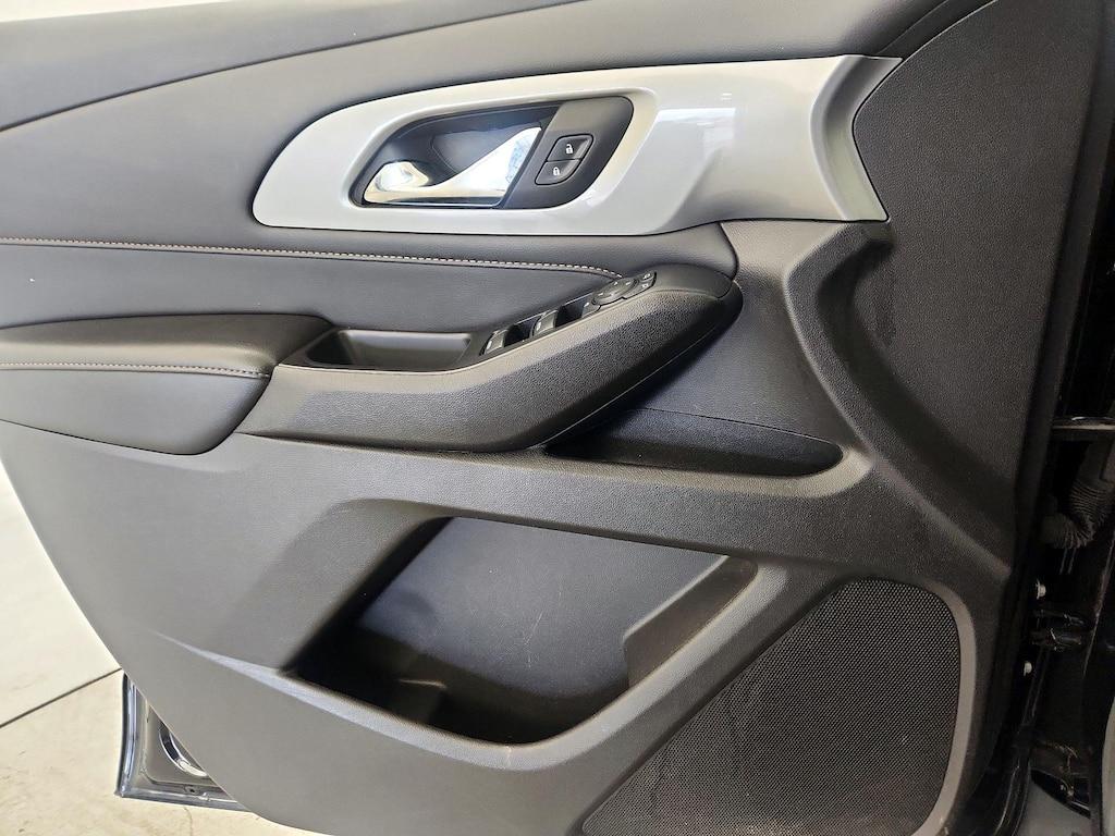 used 2021 Chevrolet Traverse car, priced at $26,998