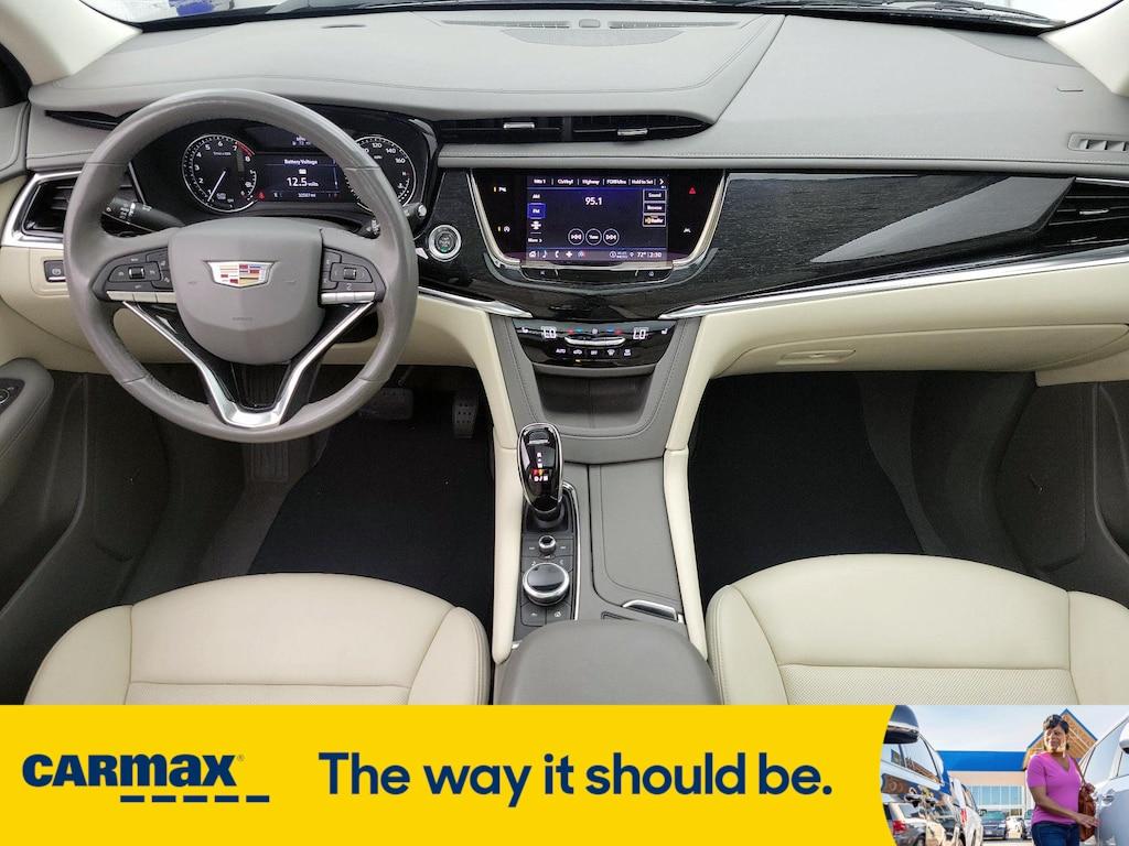 used 2022 Cadillac XT6 car, priced at $36,998