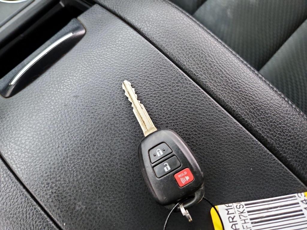 used 2019 Toyota Highlander car, priced at $25,998