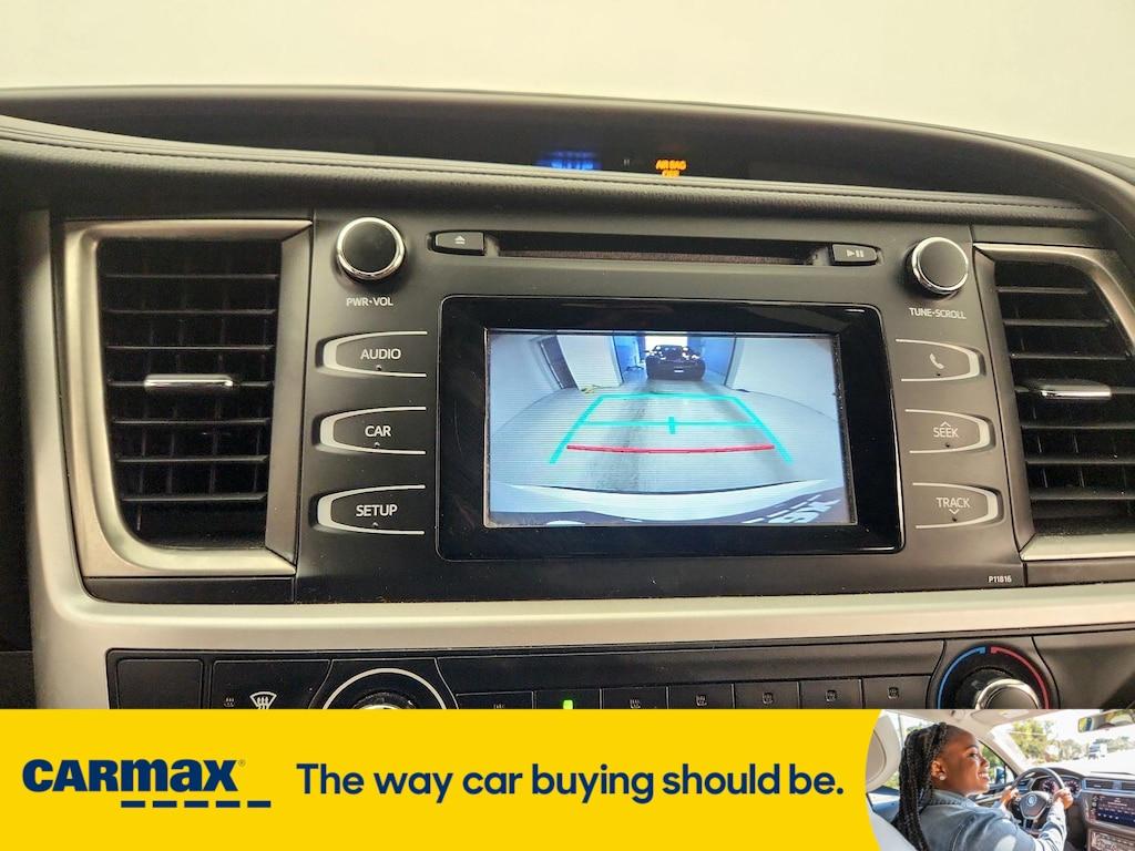 used 2019 Toyota Highlander car, priced at $25,998