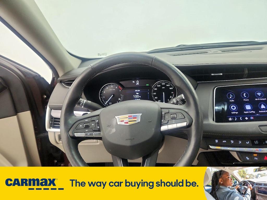 used 2022 Cadillac XT4 car, priced at $28,998