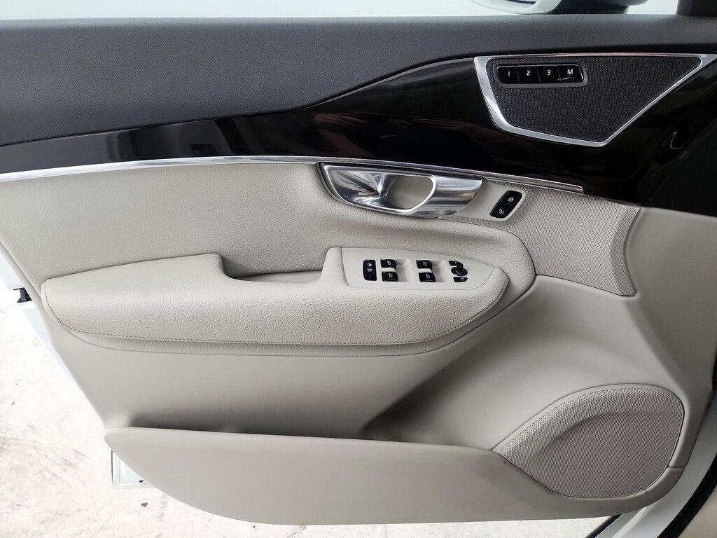 used 2018 Volvo XC90 car, priced at $26,998