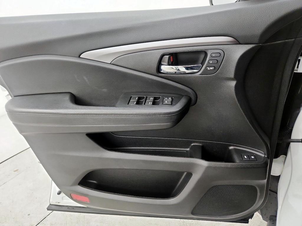 used 2021 Honda Pilot car, priced at $28,998