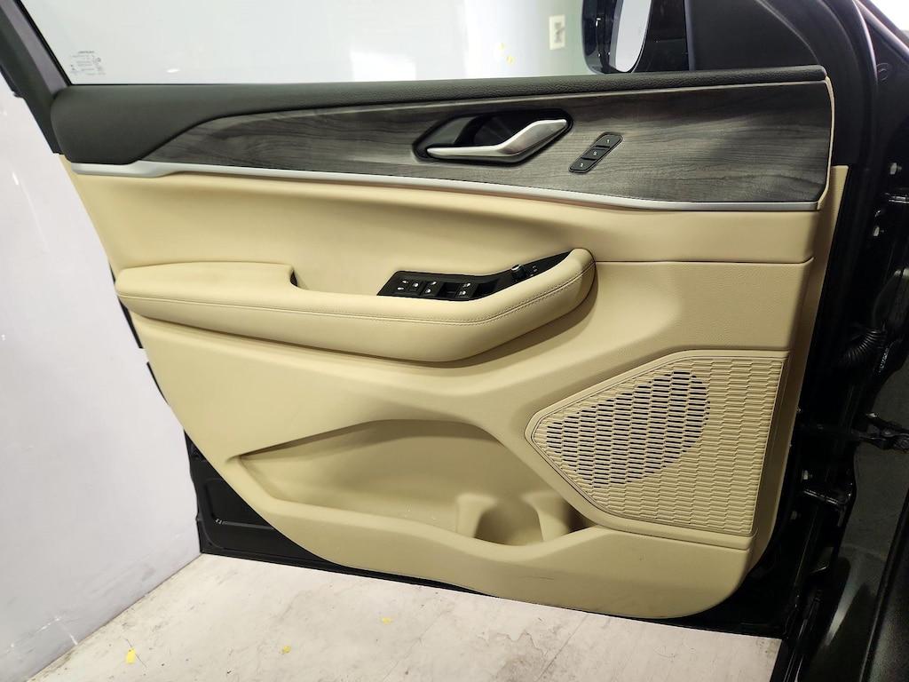 used 2023 Jeep Grand Cherokee car, priced at $38,998