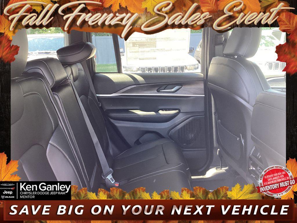 new 2025 Jeep Grand Cherokee car, priced at $43,622