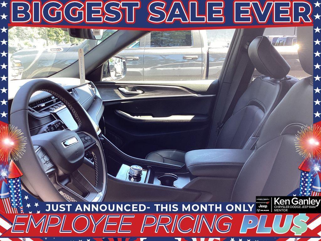new 2025 Jeep Grand Cherokee car, priced at $47,081