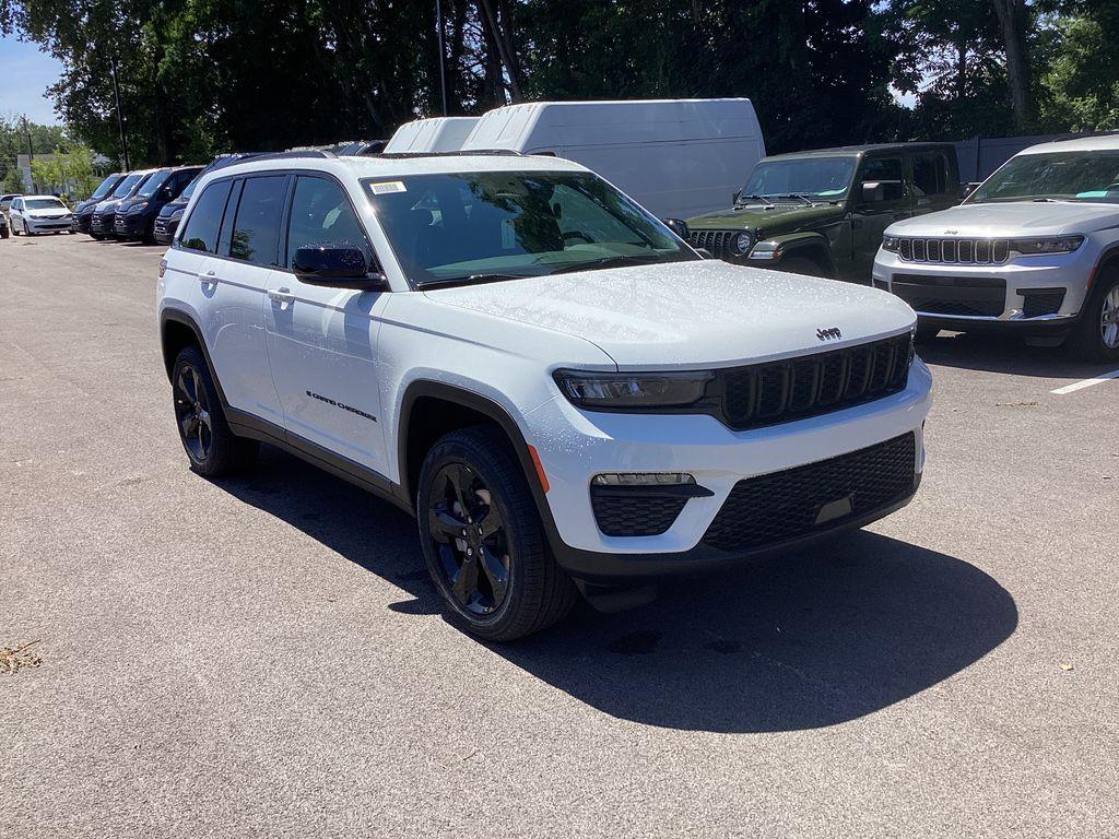 new 2025 Jeep Grand Cherokee car, priced at $47,081