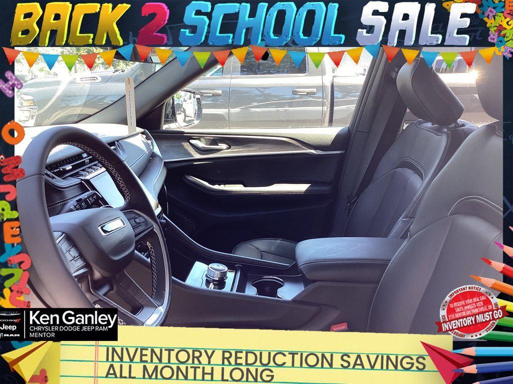 new 2025 Jeep Grand Cherokee car, priced at $47,081