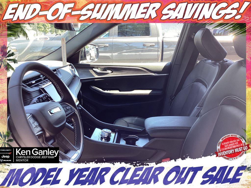 new 2025 Jeep Grand Cherokee car, priced at $45,981