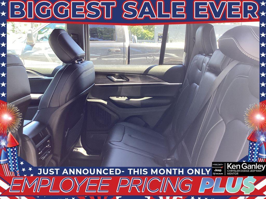 new 2025 Jeep Grand Cherokee car, priced at $47,081