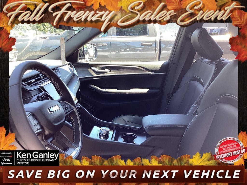 new 2025 Jeep Grand Cherokee car, priced at $43,622