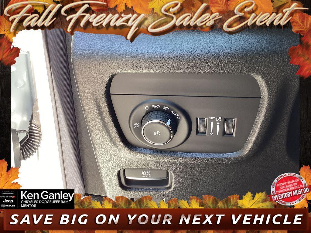 new 2025 Jeep Grand Cherokee car, priced at $43,622