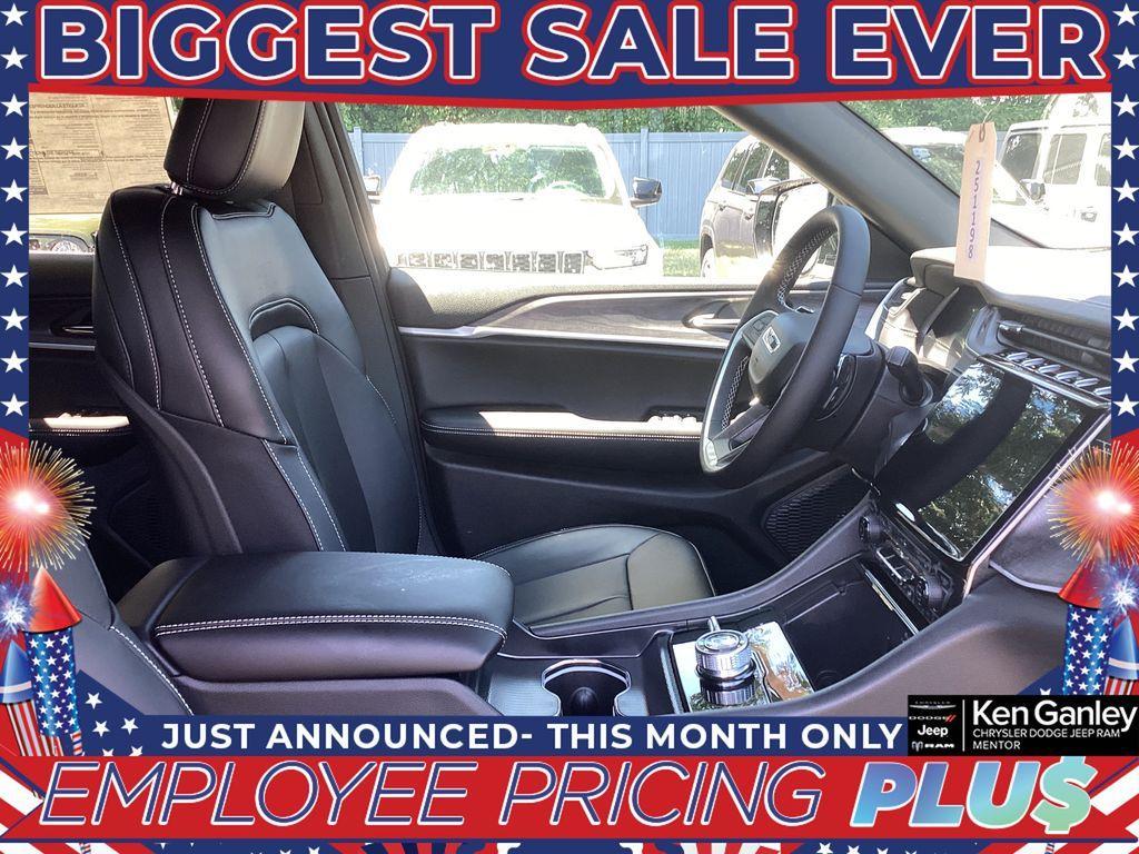 new 2025 Jeep Grand Cherokee car, priced at $47,081