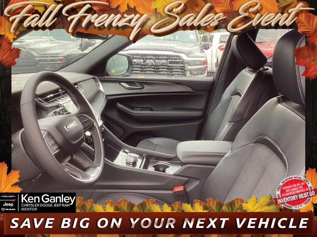 new 2025 Jeep Grand Cherokee car, priced at $41,955