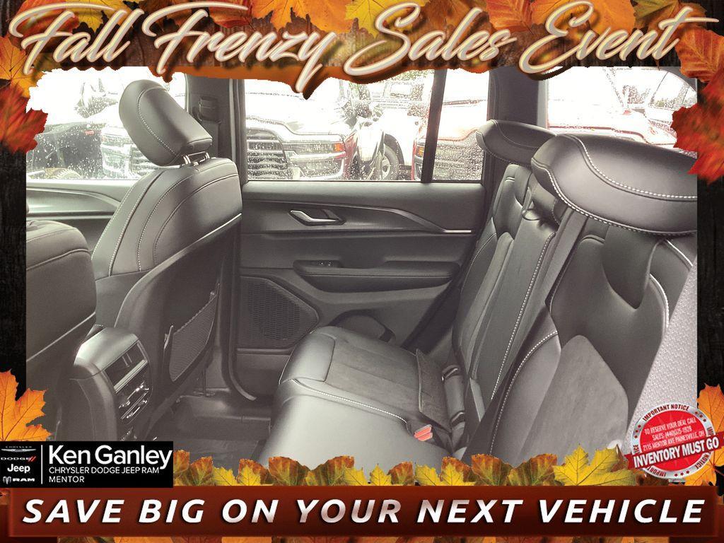 new 2025 Jeep Grand Cherokee car, priced at $41,955