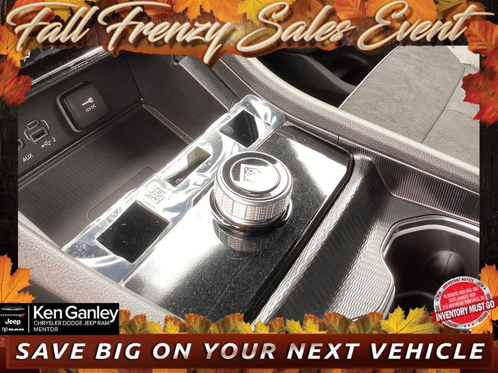 new 2025 Jeep Grand Cherokee car, priced at $41,955