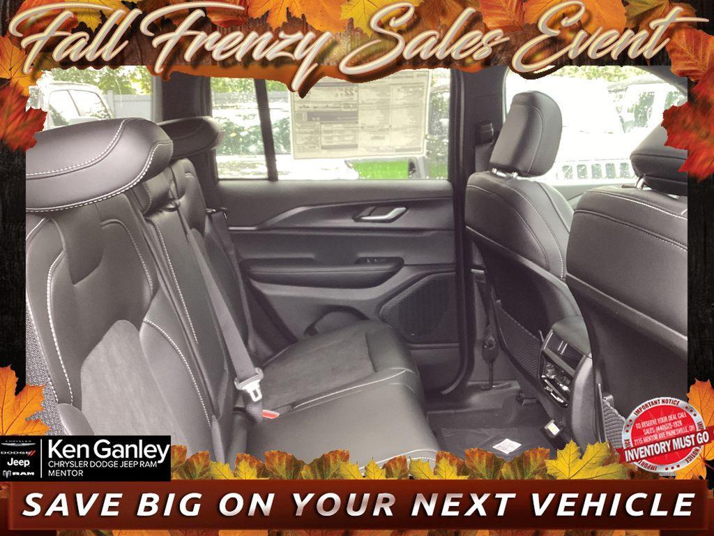 new 2025 Jeep Grand Cherokee car, priced at $41,955