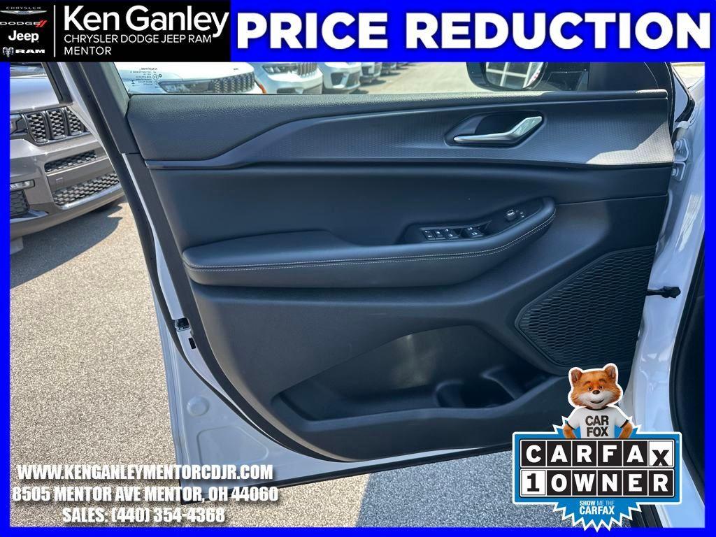 used 2024 Jeep Grand Cherokee car, priced at $36,930