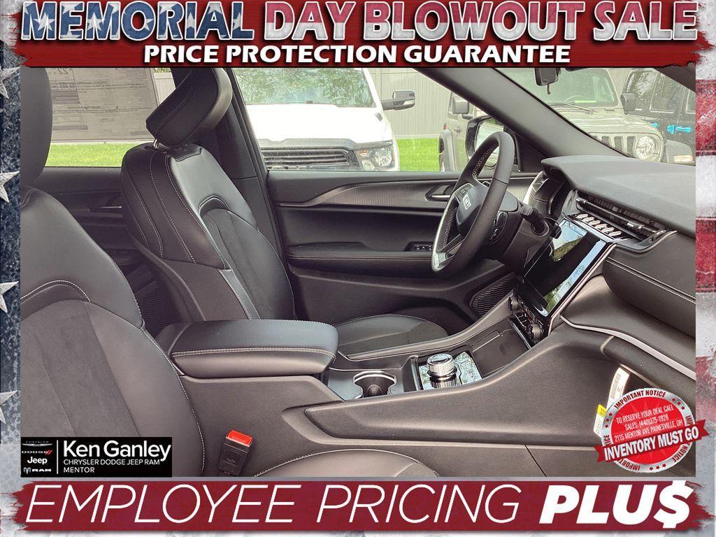 new 2025 Jeep Grand Cherokee car, priced at $42,305