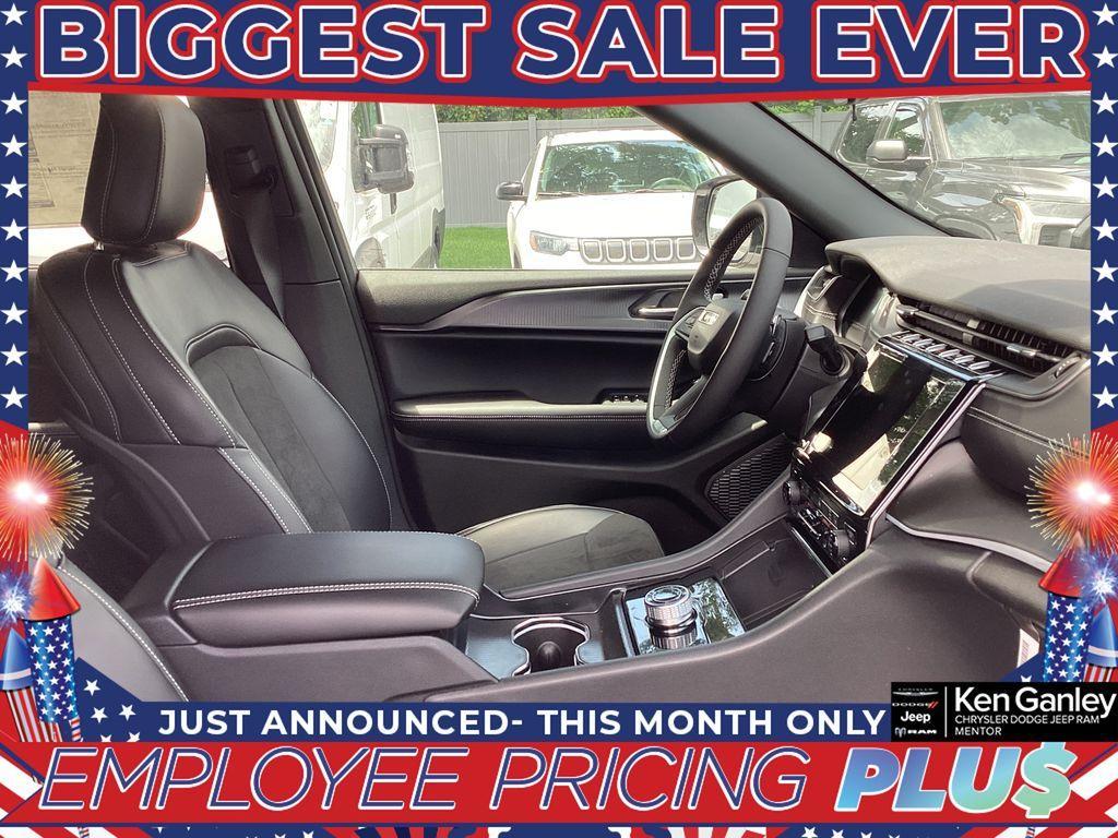 new 2025 Jeep Grand Cherokee car, priced at $41,279