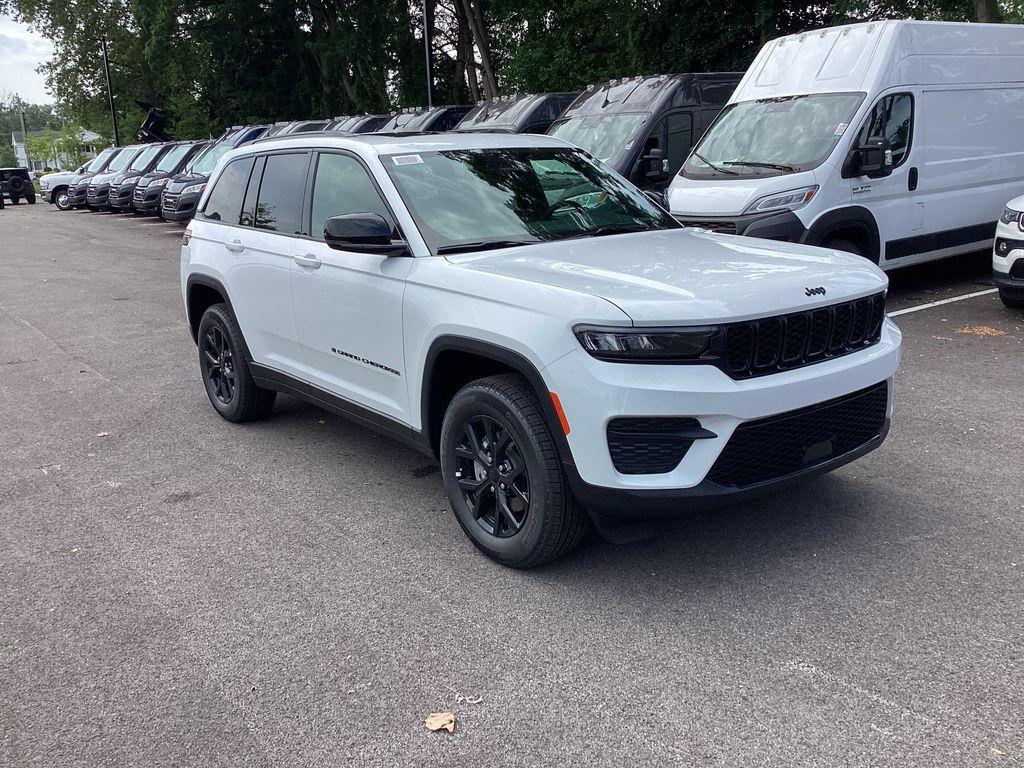 new 2025 Jeep Grand Cherokee car, priced at $41,279