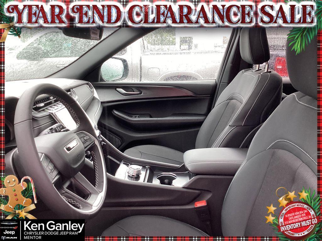 new 2025 Jeep Grand Cherokee car, priced at $34,681