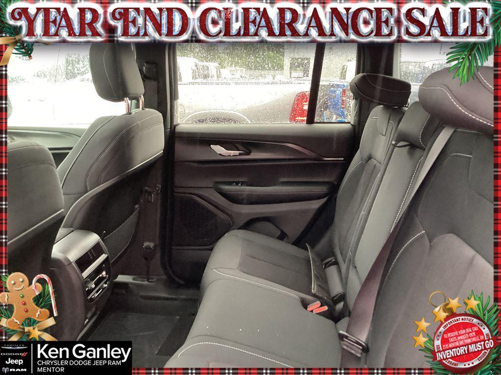 new 2025 Jeep Grand Cherokee car, priced at $34,681