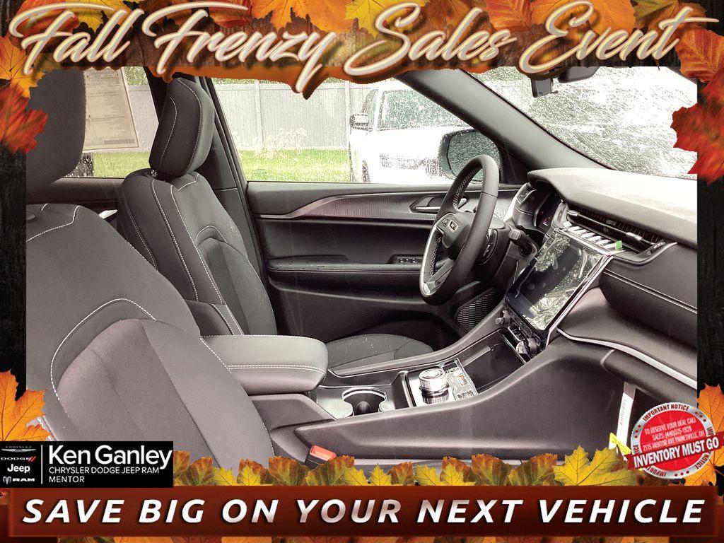 new 2025 Jeep Grand Cherokee car, priced at $38,681