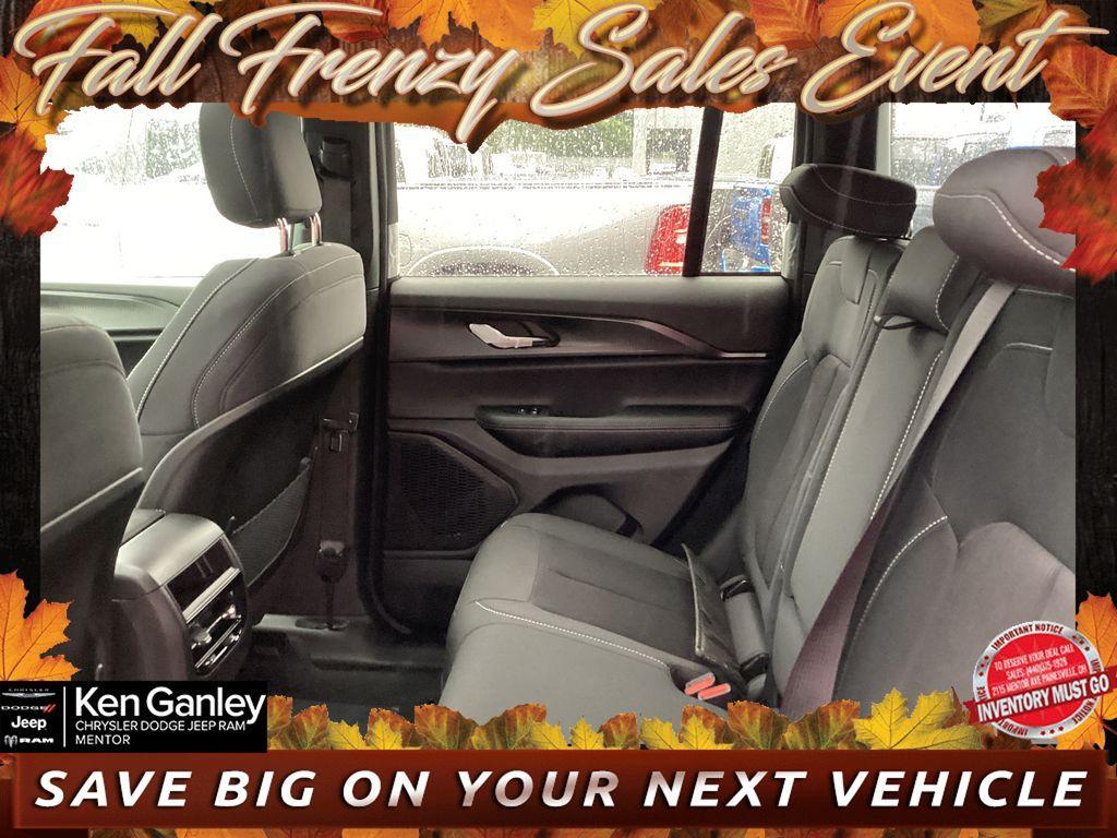 new 2025 Jeep Grand Cherokee car, priced at $38,681
