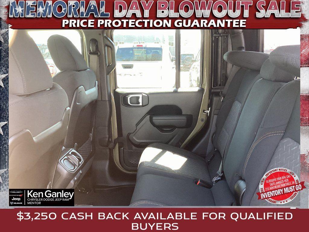 new 2025 Jeep Gladiator car, priced at $47,830