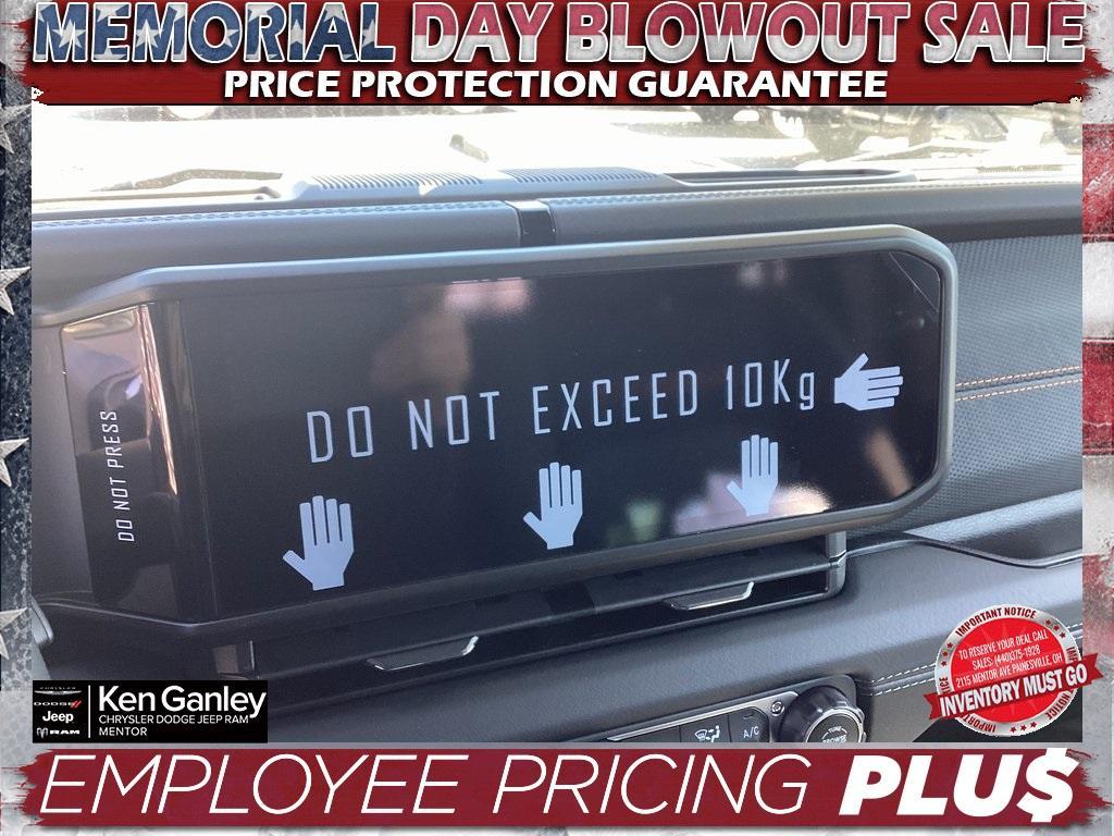 new 2025 Jeep Gladiator car, priced at $47,830