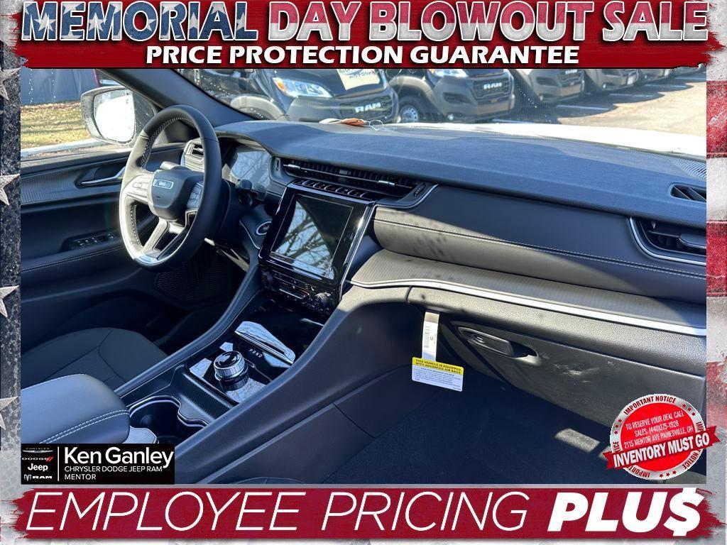 new 2025 Jeep Grand Cherokee car, priced at $38,019