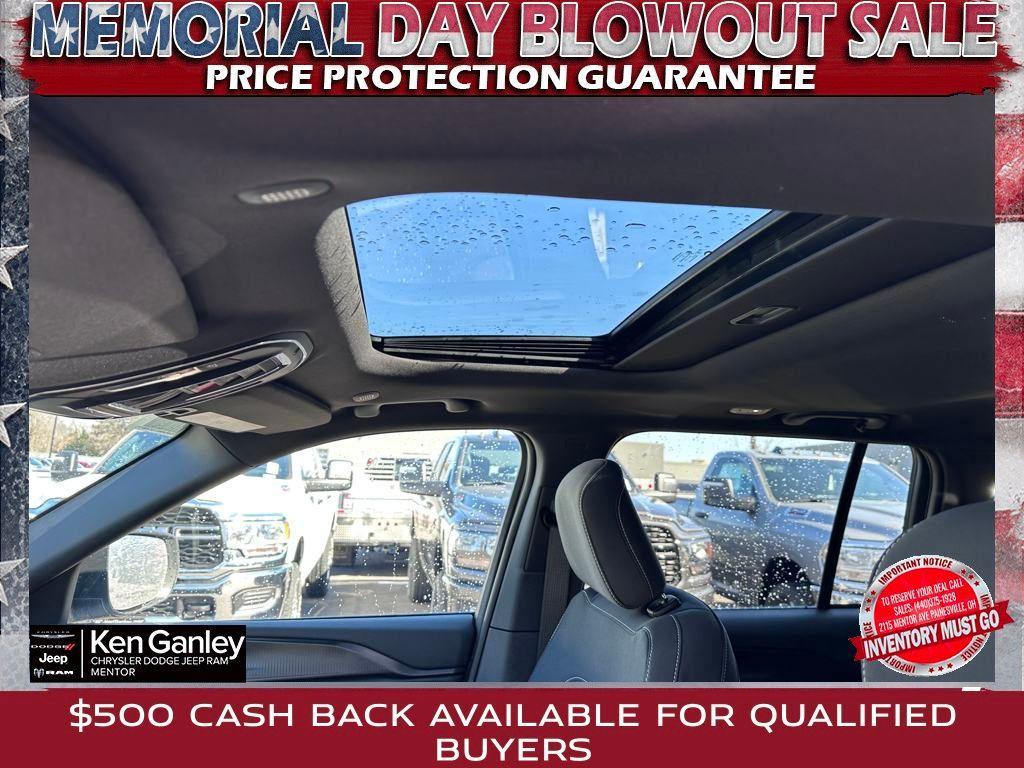 new 2025 Jeep Grand Cherokee car, priced at $38,019