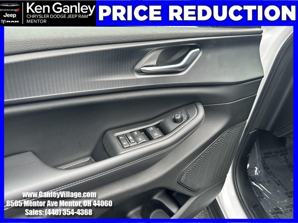 used 2023 Jeep Grand Cherokee car, priced at $32,975