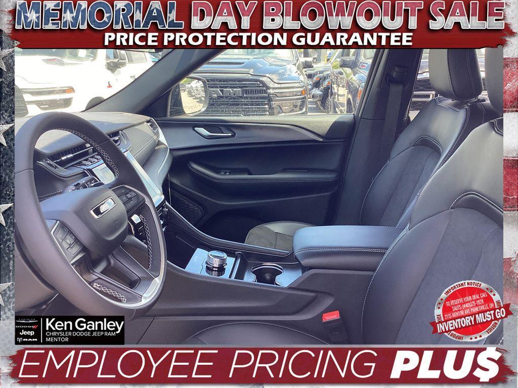 new 2025 Jeep Grand Cherokee L car, priced at $43,452